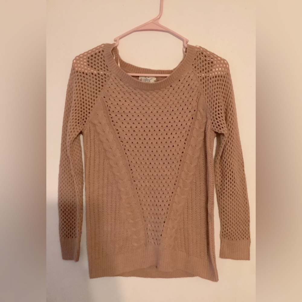 Hippie Rose Women’s Medium Sweater. Pink Rosy color